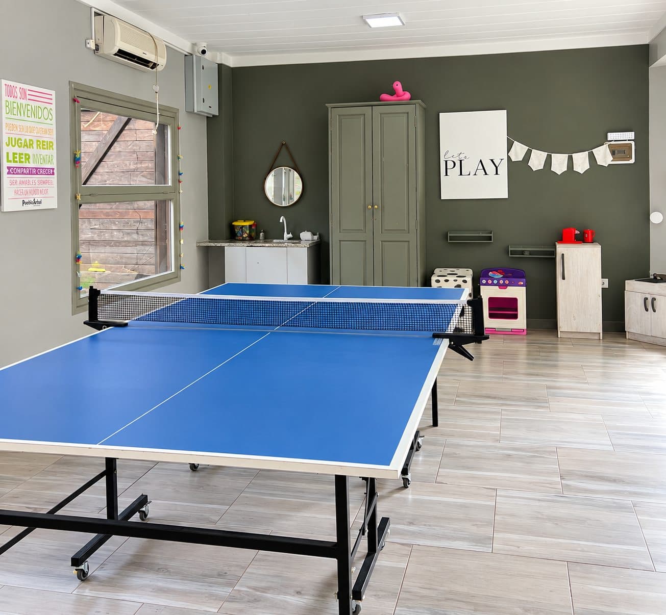 Sala de juegos del Club de chicos de Puerto Hamlet
